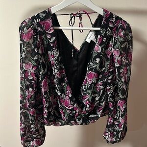 Black/magenta floral crop top